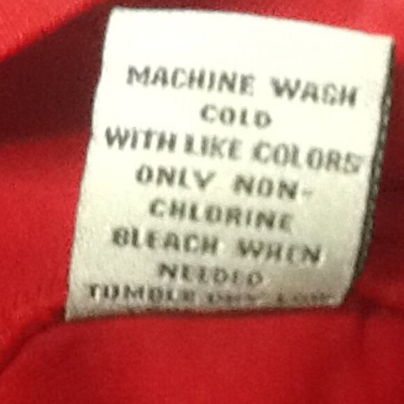 2 A Tee Red Sleeveless Tank top - Picture 5 of 5